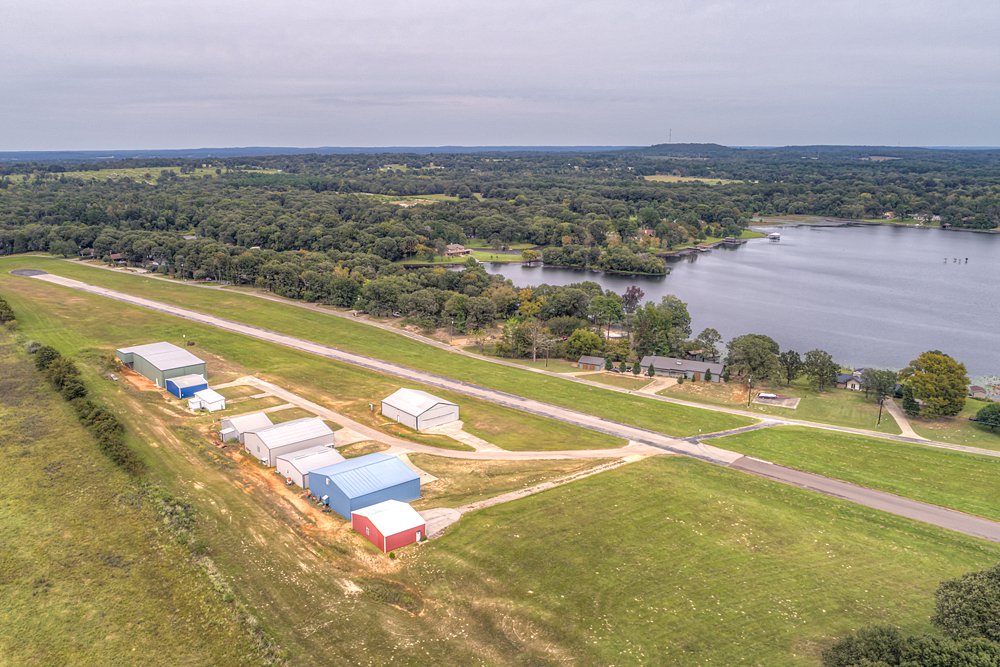 Private Airstrip at Echo Lake in Murchison, TX – Solomon Rodgers