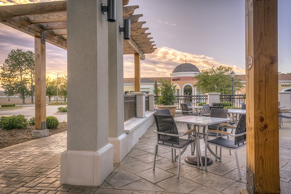 Restaurant Patio - Tyler, TX